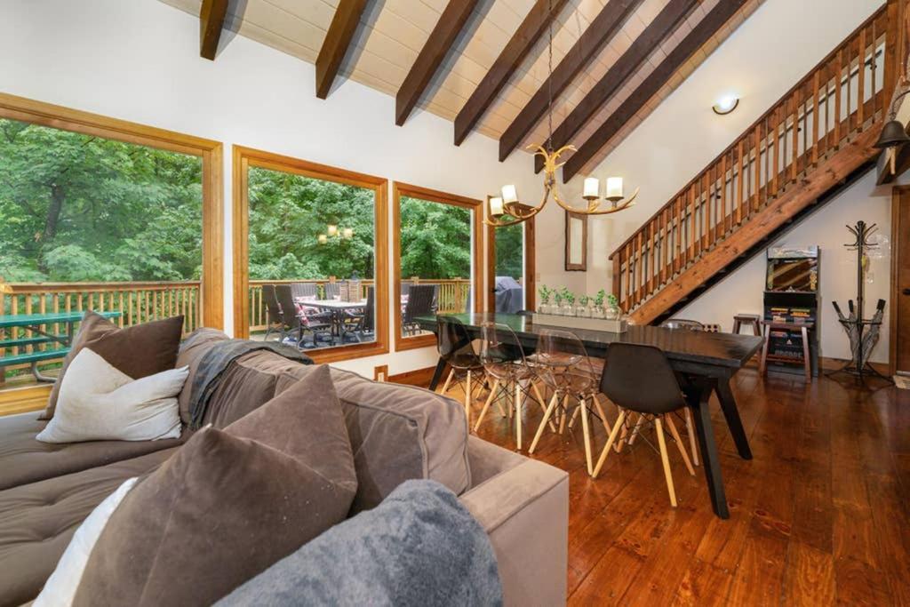 A Smoky Mountains Retreat - Chalet De Montagne Villa Gatlinburg Exterior photo