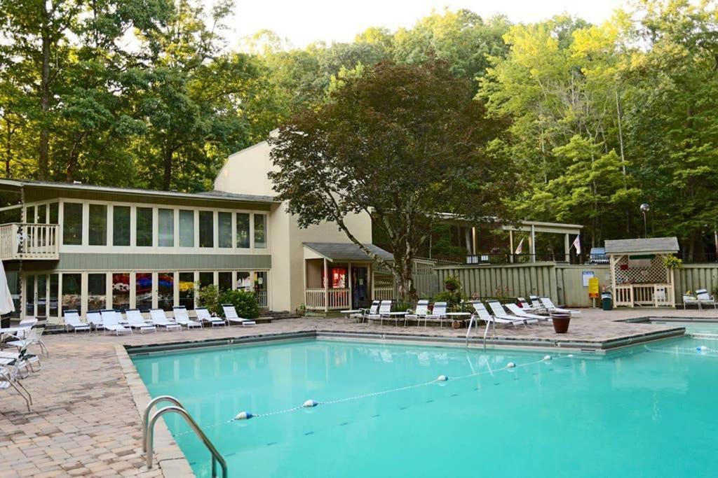 A Smoky Mountains Retreat - Chalet De Montagne Villa Gatlinburg Exterior photo